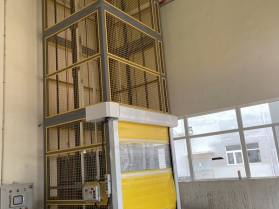 导轨式液压升降平台